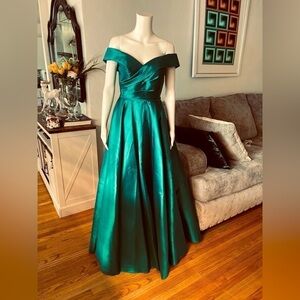 Prom dress green size small